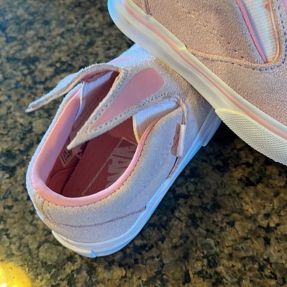 VANS Pink bunny suede slip on shoes. NWT - Picture 4 of 15